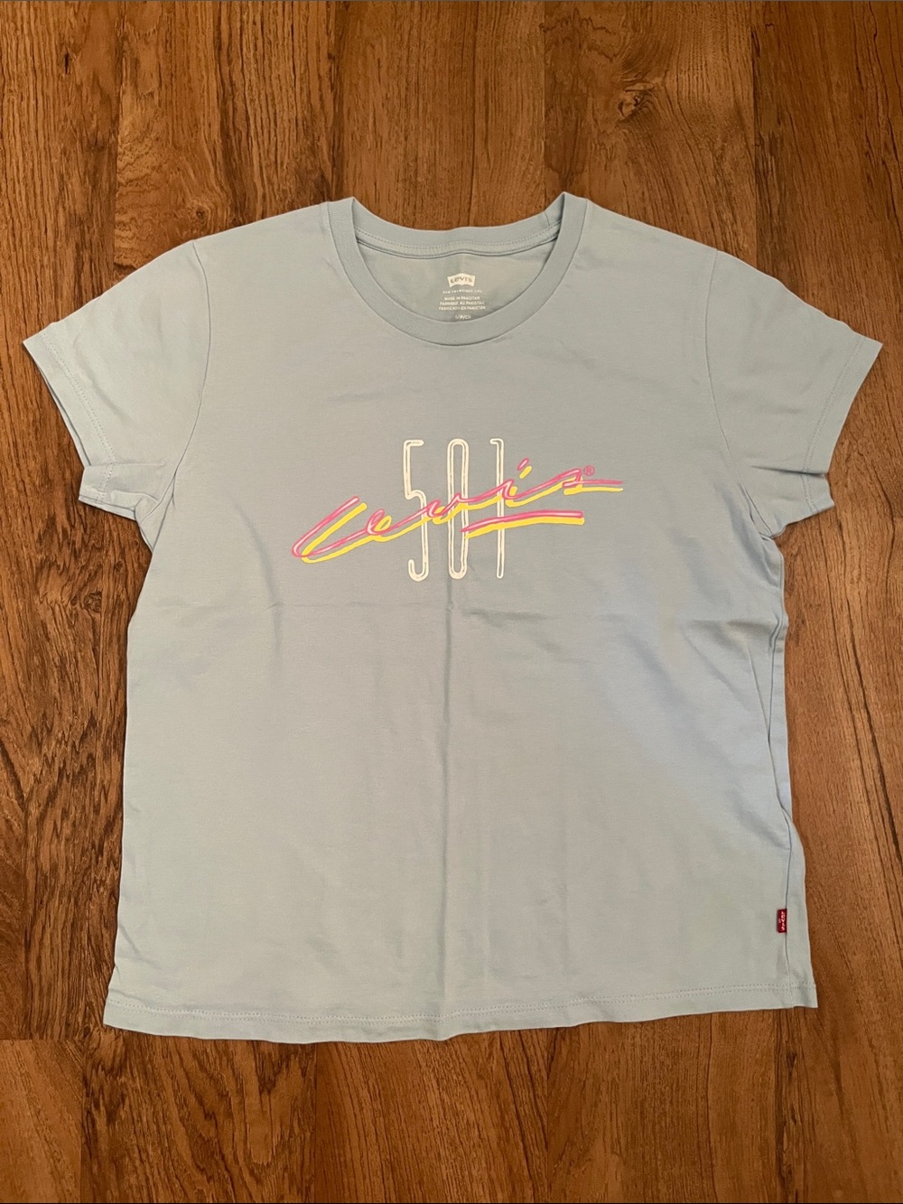 NWOT Levi’s 501 T-shirt